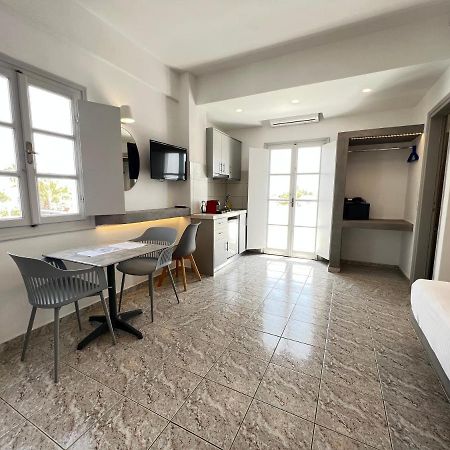 White Lily Suites & Lofts - Adults Only 16 Plus Perivolos  Bagian luar foto