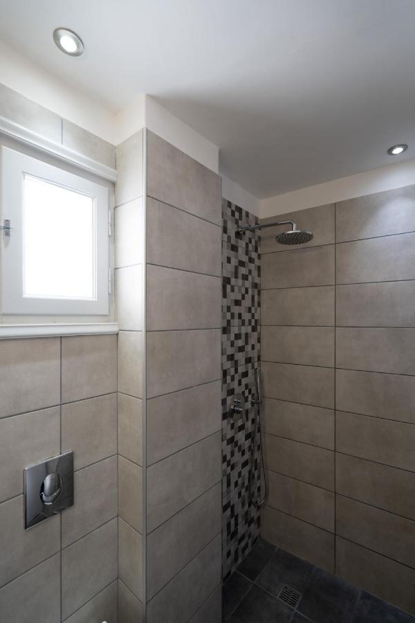 White Lily Suites & Lofts - Adults Only 16 Plus Perivolos  Bagian luar foto