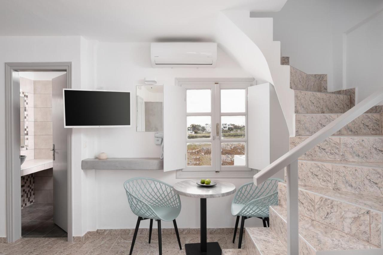 White Lily Suites & Lofts - Adults Only 16 Plus Perivolos  Bagian luar foto