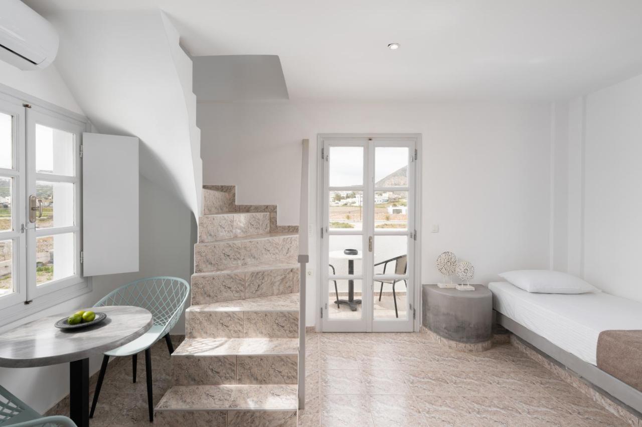 White Lily Suites & Lofts - Adults Only 16 Plus Perivolos  Bagian luar foto
