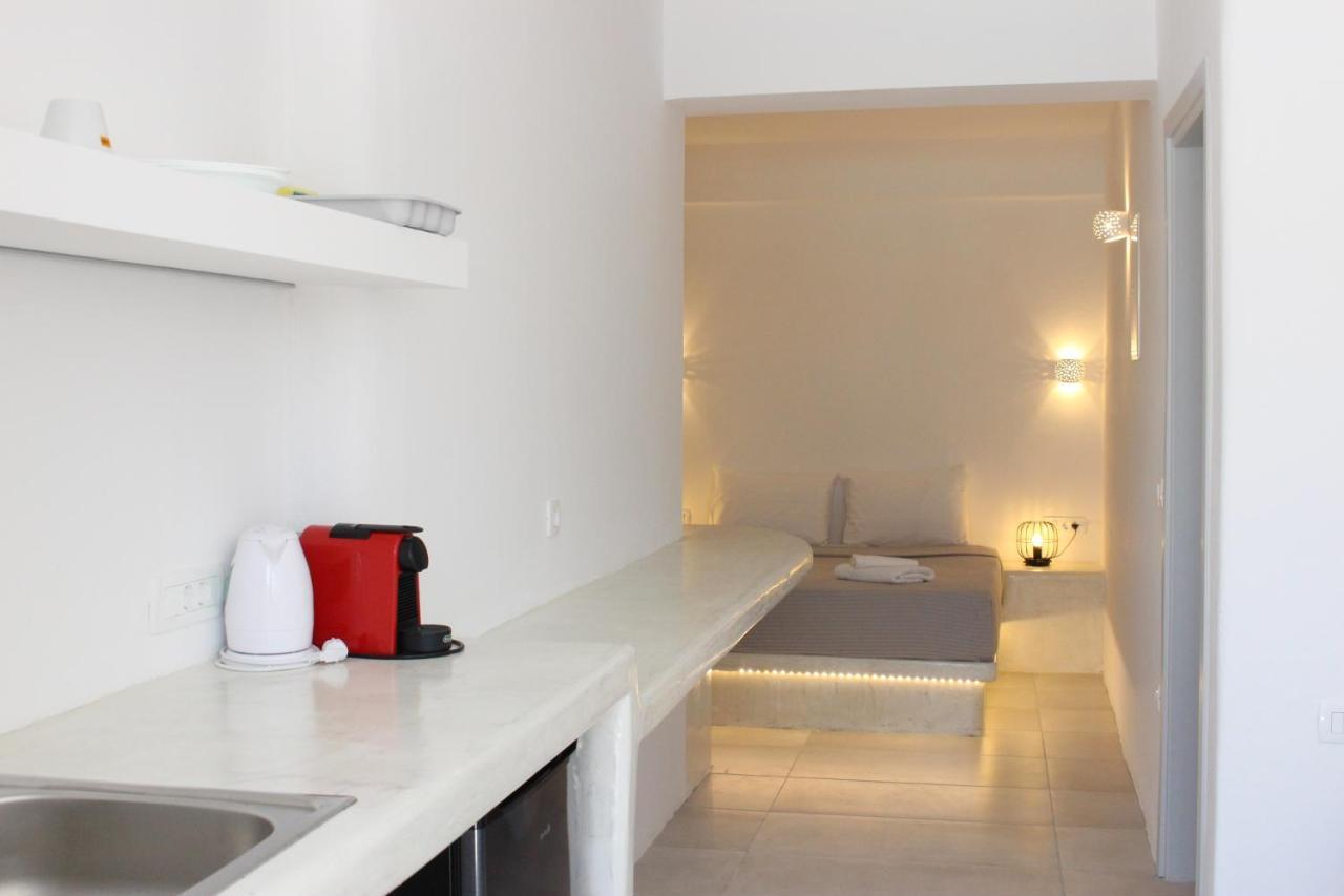 White Lily Suites & Lofts - Adults Only 16 Plus Perivolos  Bagian luar foto