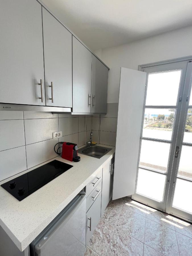 White Lily Suites & Lofts - Adults Only 16 Plus Perivolos  Bagian luar foto