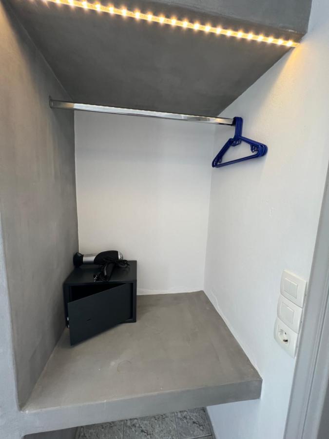 White Lily Suites & Lofts - Adults Only 16 Plus Perivolos  Bagian luar foto
