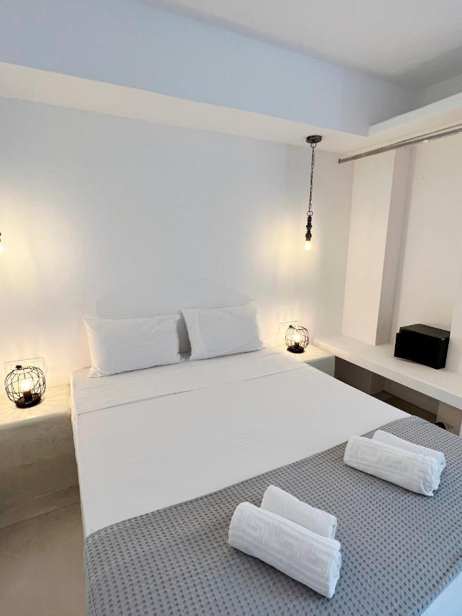 White Lily Suites & Lofts - Adults Only 16 Plus Perivolos  Bagian luar foto