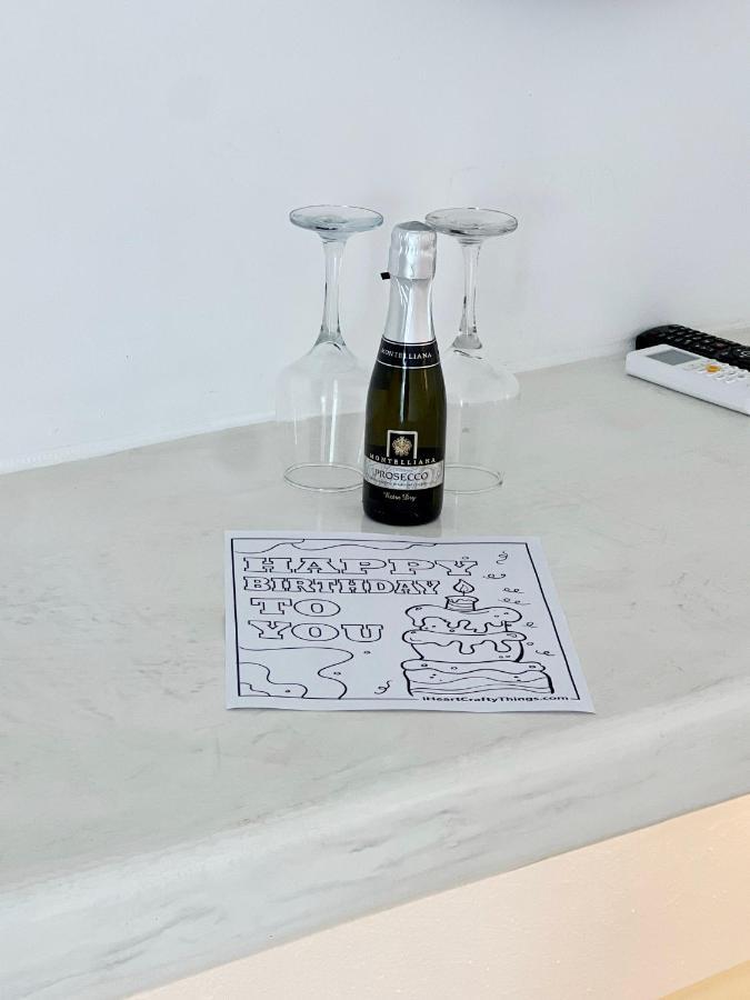 White Lily Suites & Lofts - Adults Only 16 Plus Perivolos  Bagian luar foto
