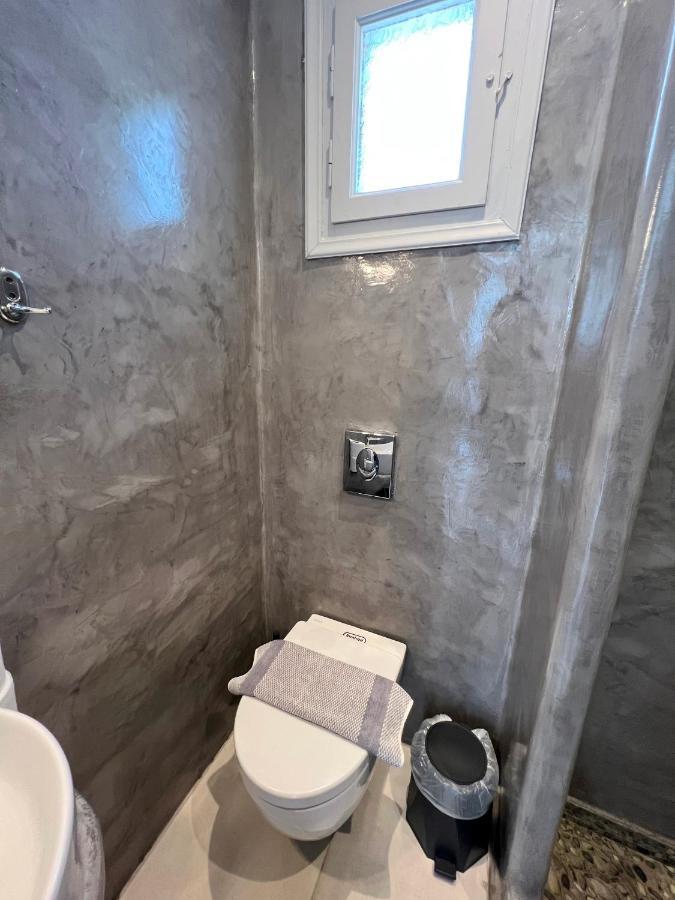 White Lily Suites & Lofts - Adults Only 16 Plus Perivolos  Bagian luar foto